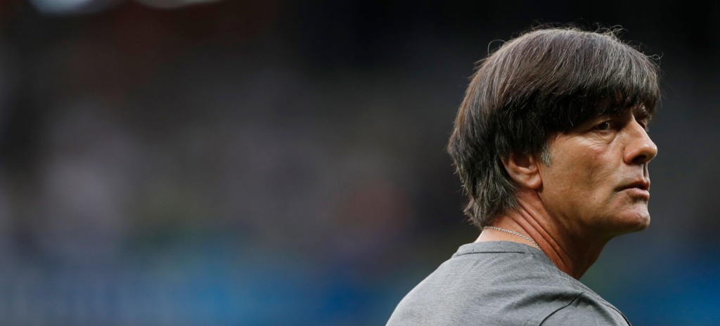 Dugout Discussion – Germany v Poland