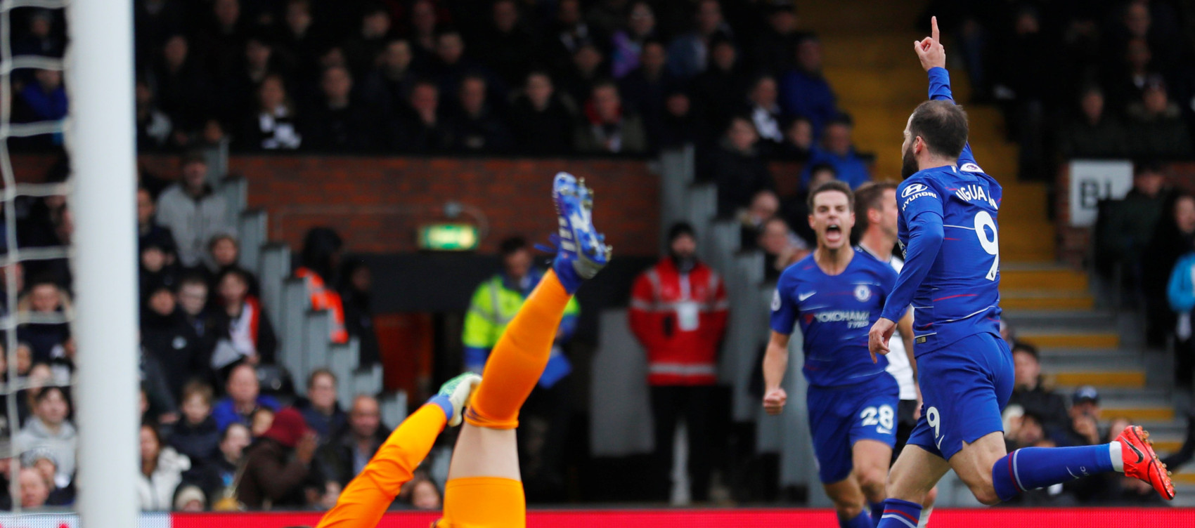 Attacking returns for Hazard and Higuain as Fulham show fight
