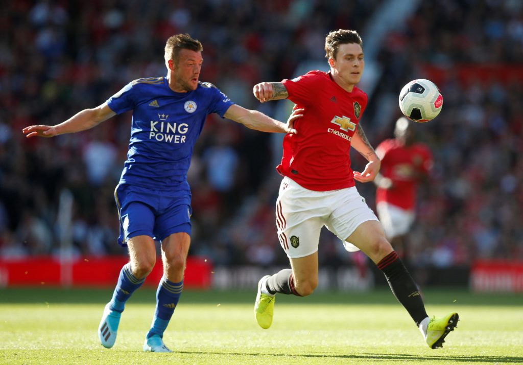 Man United defence contains Vardy as Rashford scores penalty