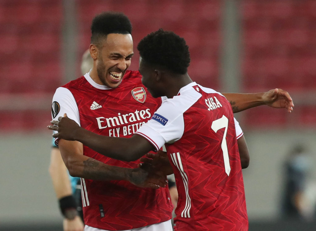 Saka et Aubameyang reviennent à Arsenal, onze de départ, mais Smith Rowe est absent de l'équipe