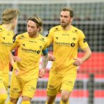 Jumpers for Goalposts - The Best Between the Sticks 16