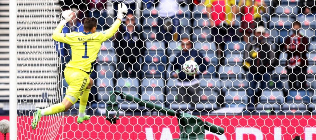 Robertson and Alba show attacking promise as low-owned Schick bags brace