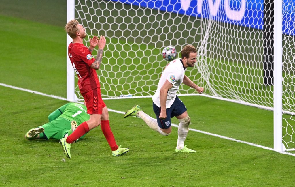 Kane penalty rebound sends England to EURO 2020 final | Fantasy Football Tips, News and Views from Fantasy Football Scout