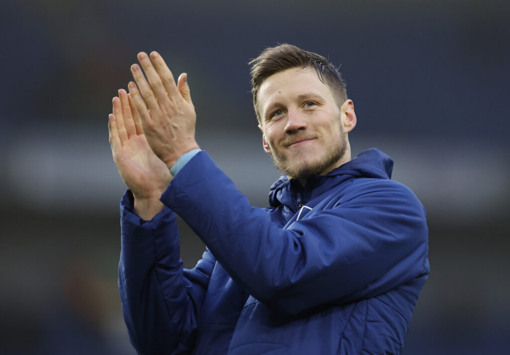 2pm team news: Weghorst starts, Roberts and Barnes benched