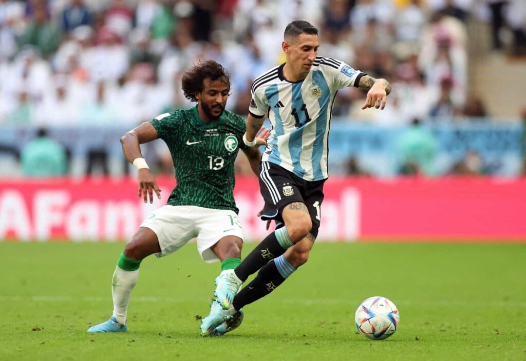 Argentina v Australia team news: Di Maria hurt but on the bench