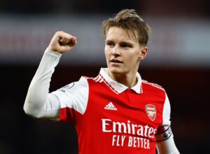 FPL Gameweek 29 opinion: Keep or sell Odegaard? Buy Fernandes + Isak?