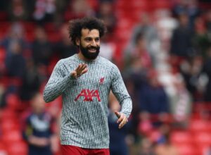 Liverpool v Arsenal team news: Salah and Saka return, Darwin benched