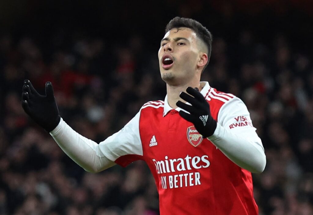 Arsenal v Chelsea team news: Martinelli benched