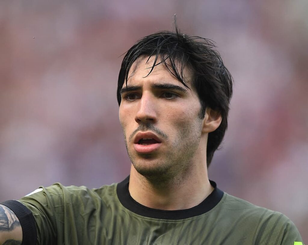Spurs sign Tonali from Newcastle for £100m