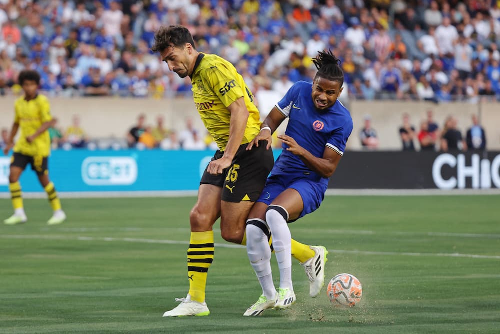 Chelsea striker Nkunku hurts knee in preseason game, could miss