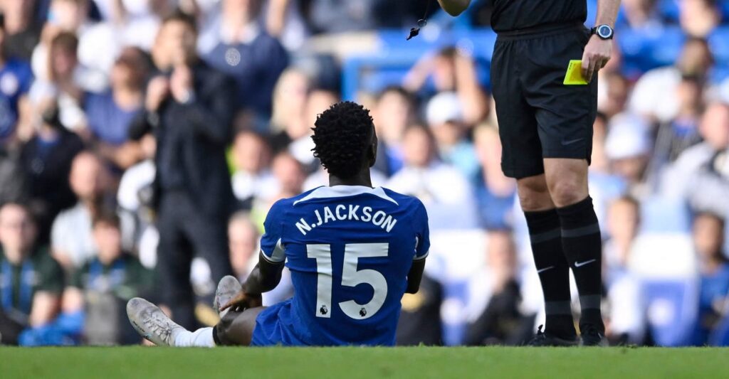 Which FPL players are nearing a one-match ban?