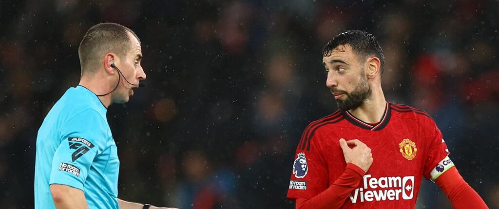 FPL notes: Fernandes, Luiz + others handed Gameweek 17 bans