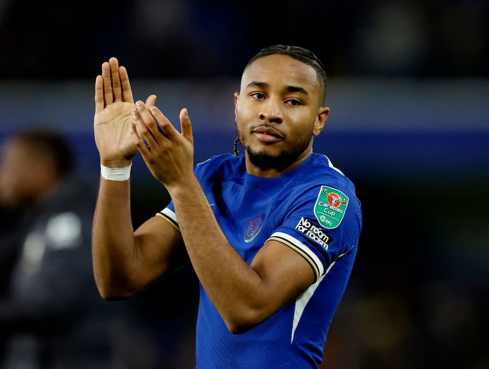 2pm team news: Chilwell + Nkunku start, Turner benched