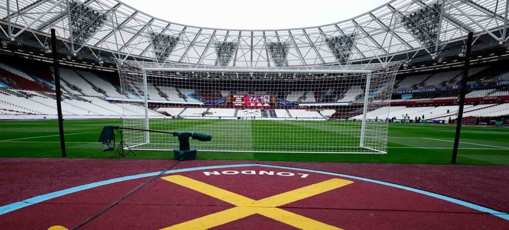 3pm team news: McNeil out, Bowen + Calvert-Lewin start