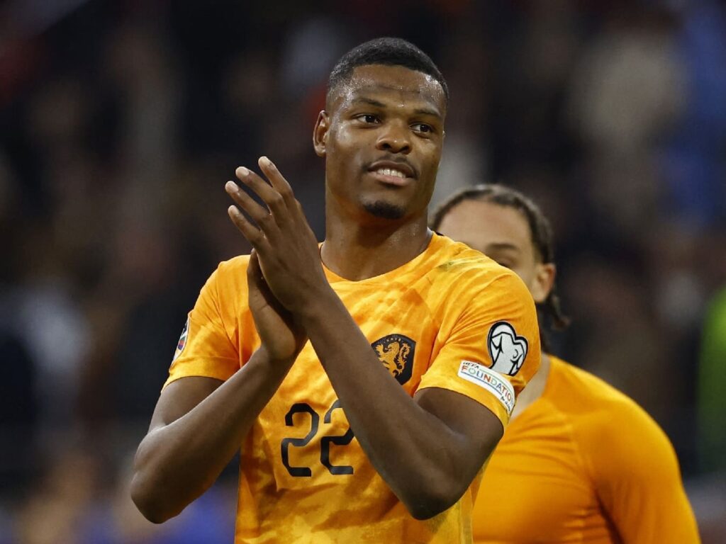 Poland v Netherlands team news: Dumfries starts over Frimpong