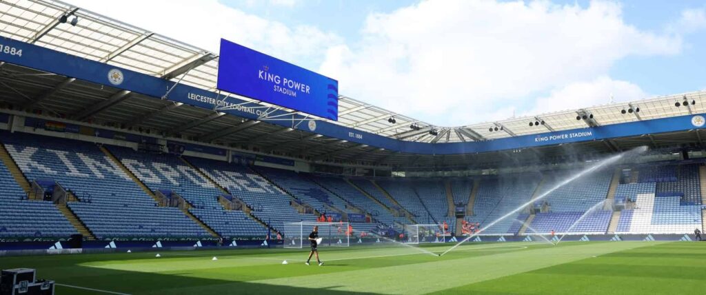 3pm team news: Bogarde in for Cash, Johnson benched