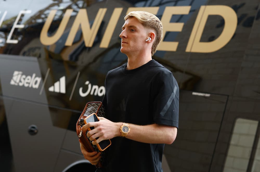 Wolves v Newcastle team news: Hall starts, Barnes a sub