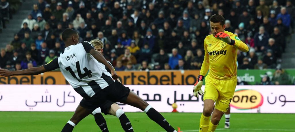 FPL notes: Another clean sheet for £4.1m Fabianski as Toon tank