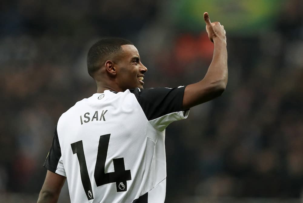 FPL Gameweek 16 early Scout Picks: Three premiums + Isak