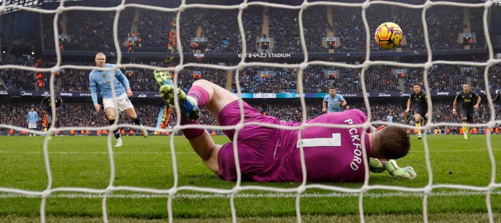 FPL notes: Pep on KDB, top defences, more Spurs + City injuries