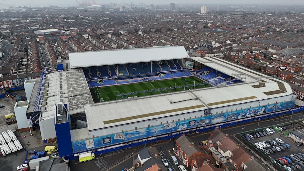 2pm team news: Welbeck starts, Solanke out