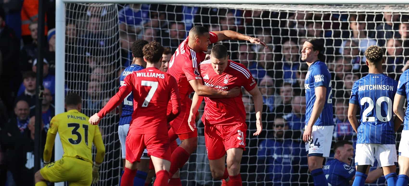 Revised: The 10 top-scoring defenders of FPL 2024/25