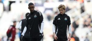 FPL notes: Isak, Hall + Mitoma injury news, Gordon banned