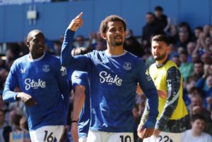 FPL Gameweek 34 differentials: Ndiaye, Guimaraes + Evanilson 1