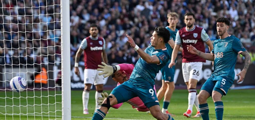 FPL notes: Kluivert injury update + four in four for Evanilson