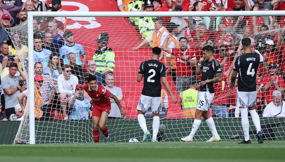 FPL notes: Arsenal injury latest, AWB’s assists + consistent Diaz