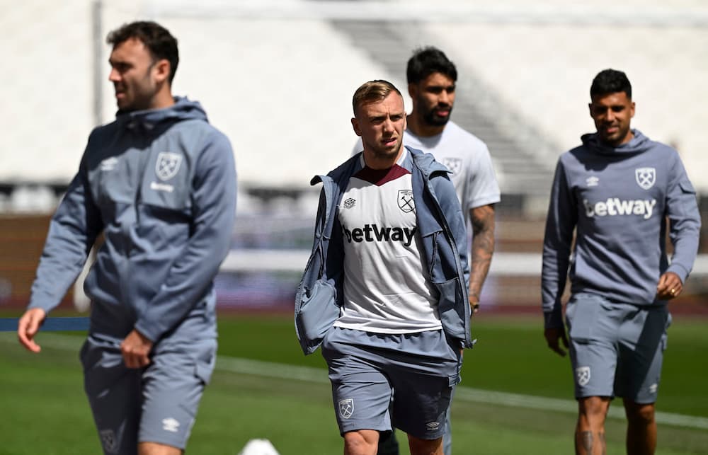 2pm team news: Amorim + Postecoglou ring the changes