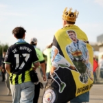 Tues team news: De Bruyne starts, Eze, Mateta + Cunha benched