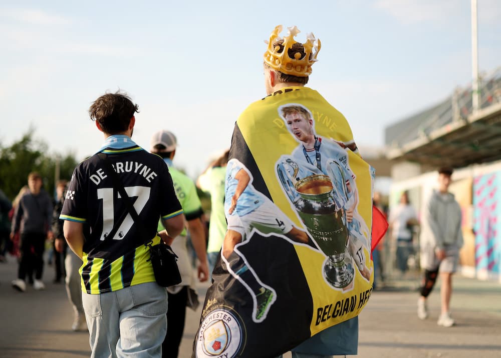 Tues team news: De Bruyne starts, Eze, Mateta + Cunha benched