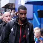 Chelsea v Liverpool team news: Isak starts, Ekitike + Wirtz subs