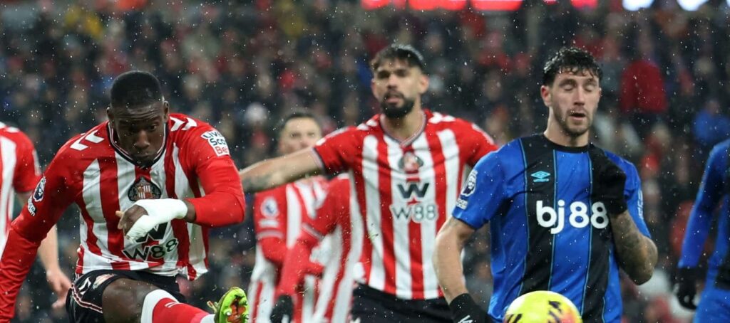 FPL notes: Senesi to miss Gameweek 14 + £4.9m pen taker