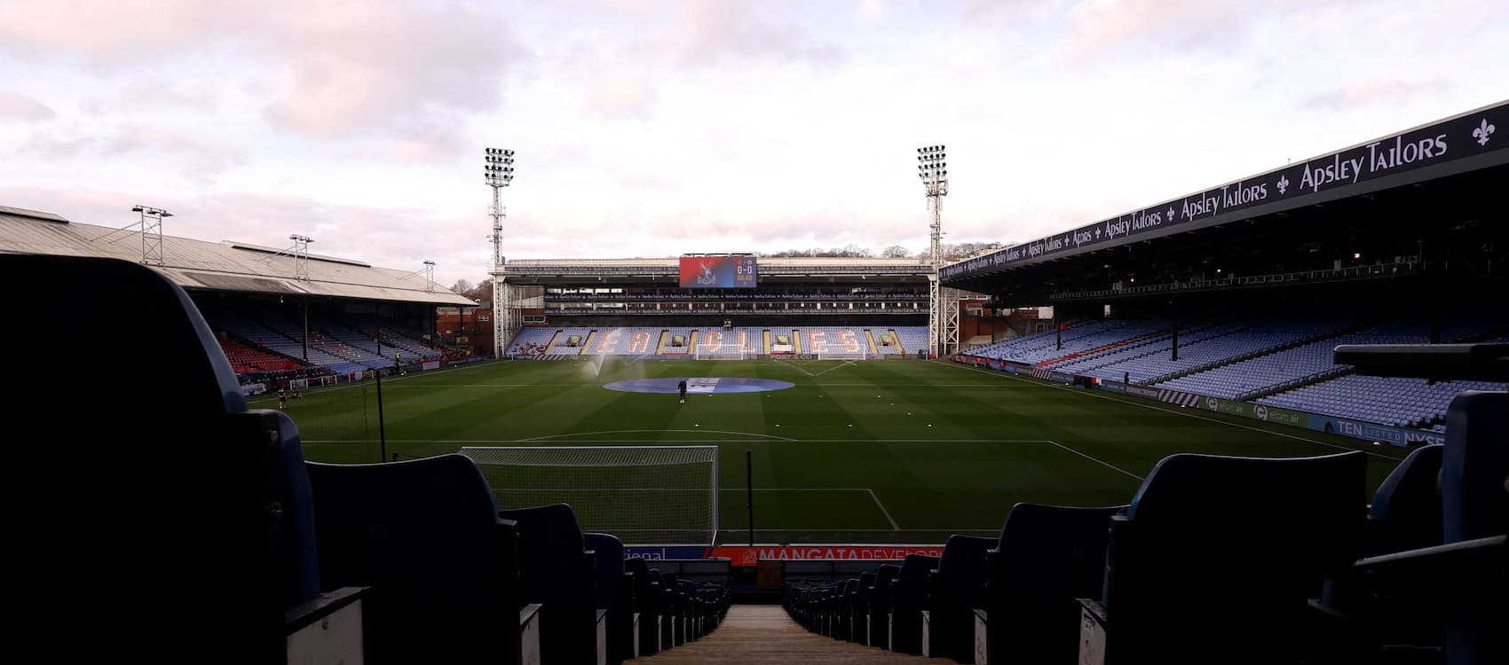 2pm team news: Sarr + Mateta start, no Doku