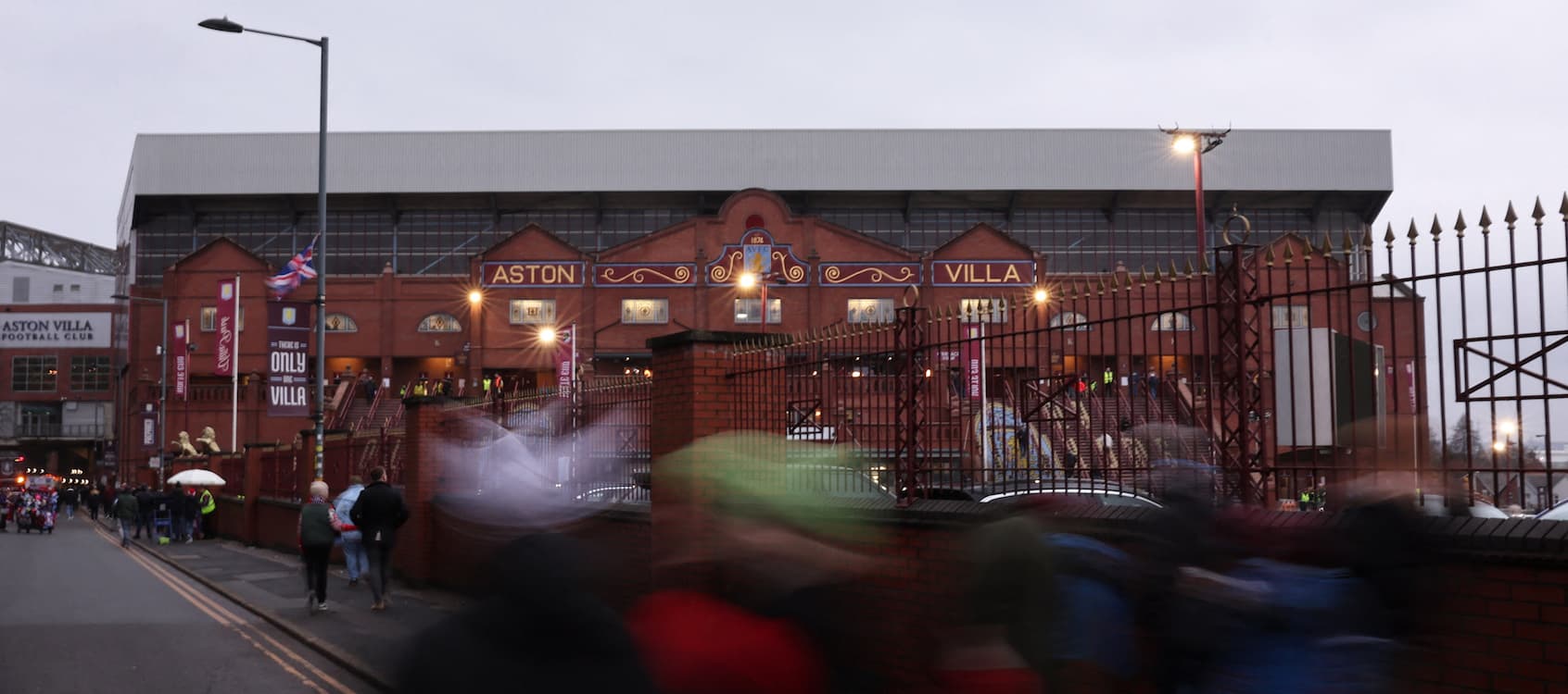 Aston Villa v Man Utd team news: Martinez fit, Sesko back in