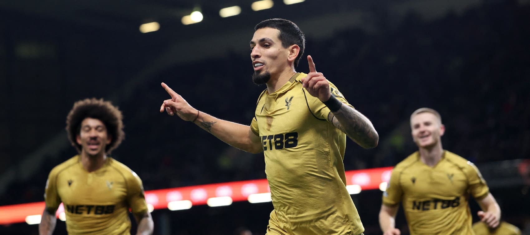 FPL notes: Munoz, Guehi + Watkins haul, Martinez injury