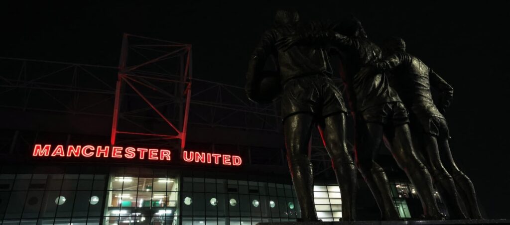 Man Utd v West Ham team news: Fernandes + Cunha start