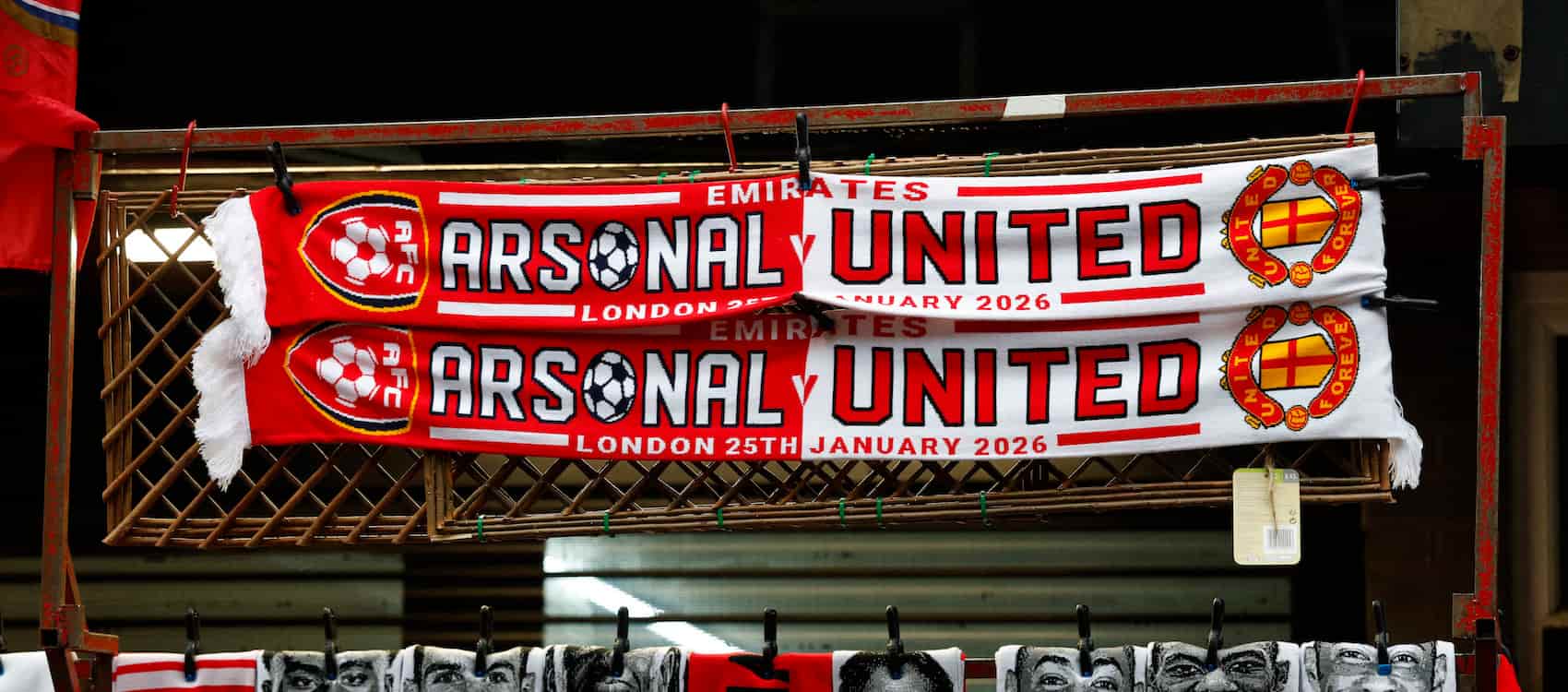 Arsenal v Man Utd team news: Hincapie, Saka + Jesus start