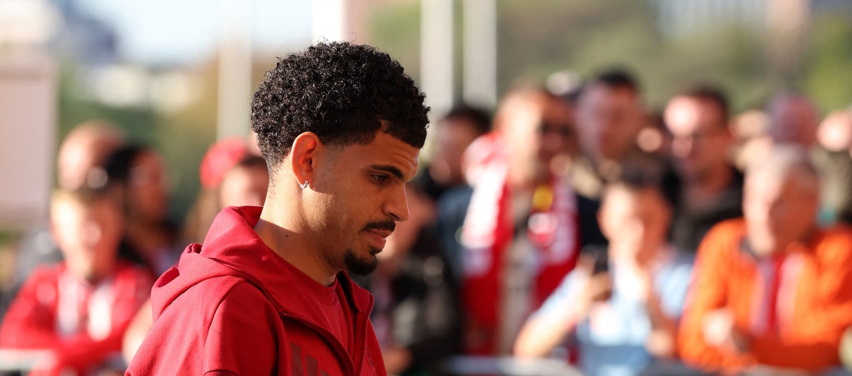 Sunderland v Forest team news: Ballard starts, Reinildo benched