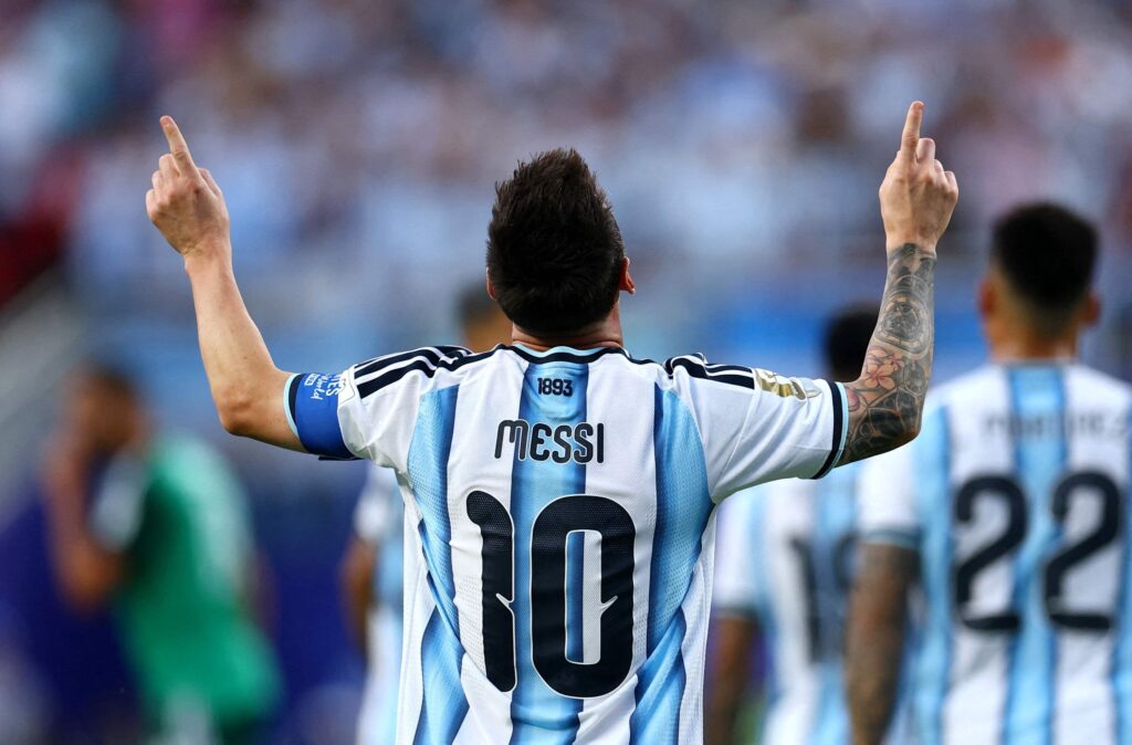 Messi hat-trick