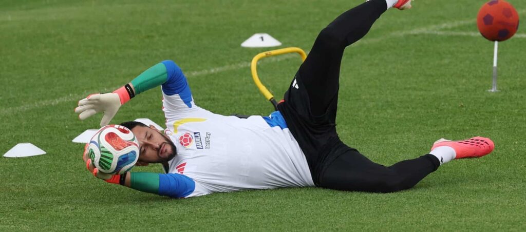 World Cup friendly notes: Budget ‘keepers Galindez + Vargas start