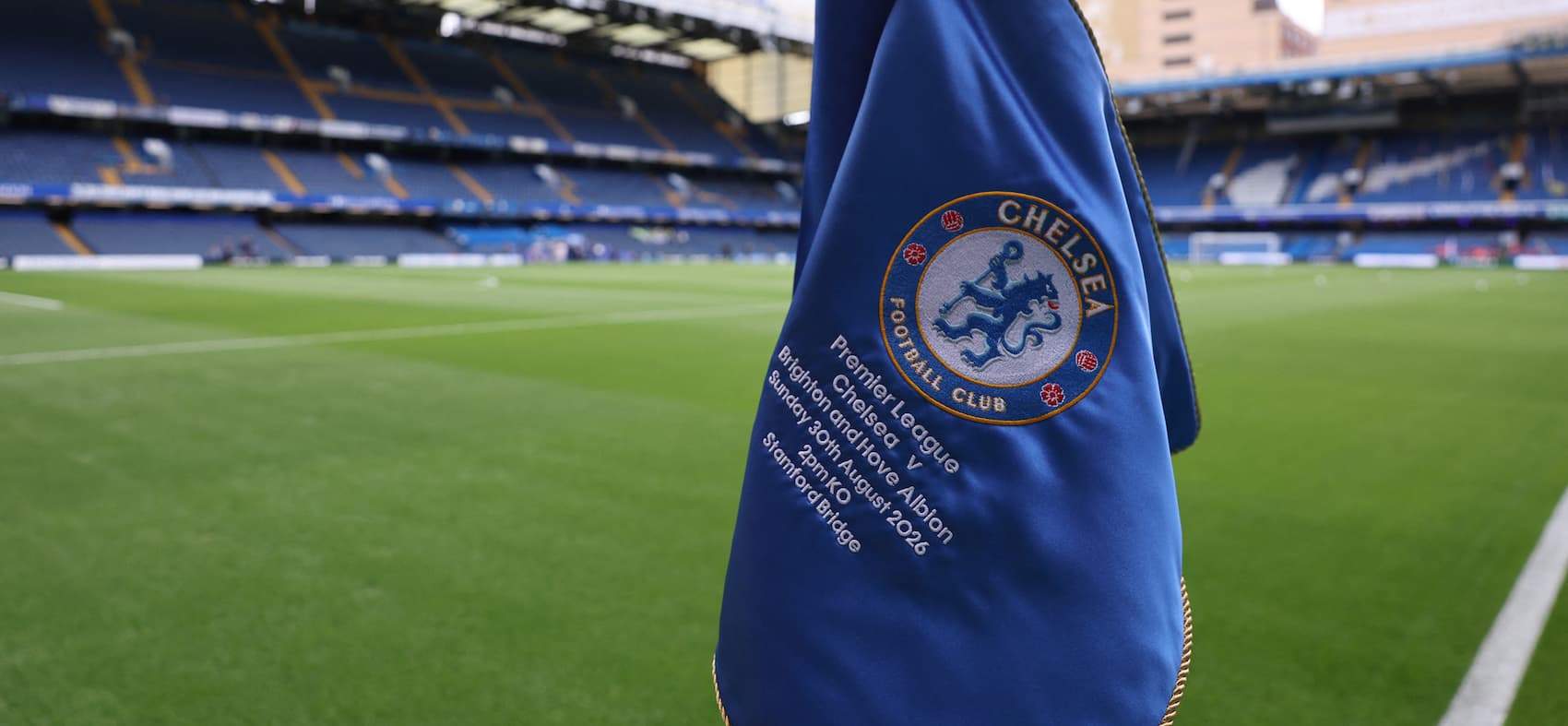 Premier League Team News: Martinez Debuts, Key Players Benched