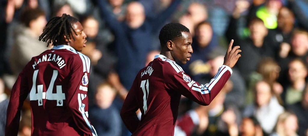 Jackson v Manzambi: How do the two Villa picks compare?